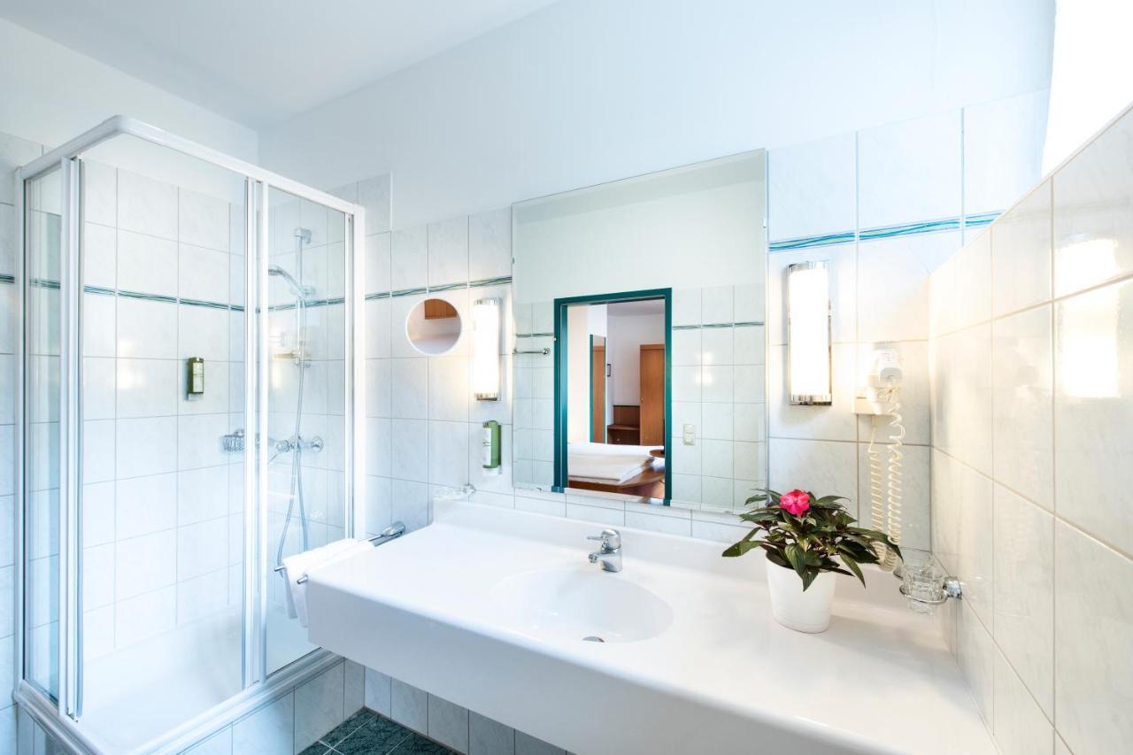 Parkhotel Zur Klause Bad Hall Ngoại thất bức ảnh
