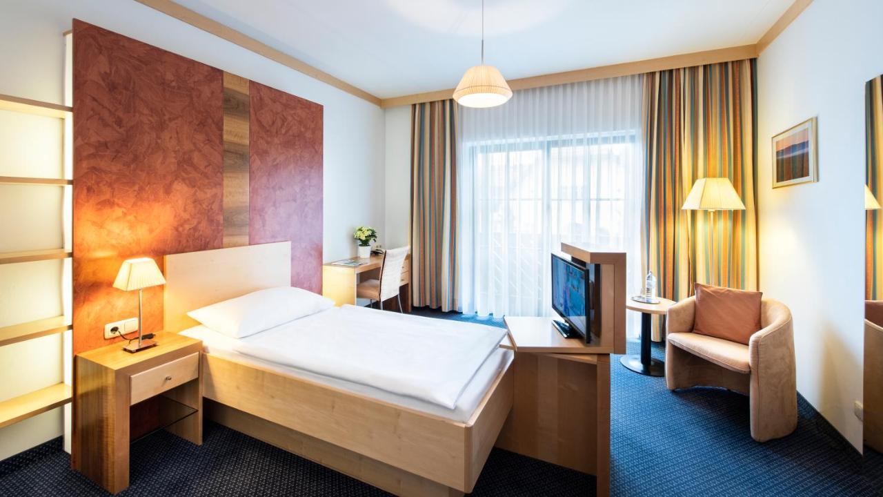 Parkhotel Zur Klause Bad Hall Ngoại thất bức ảnh