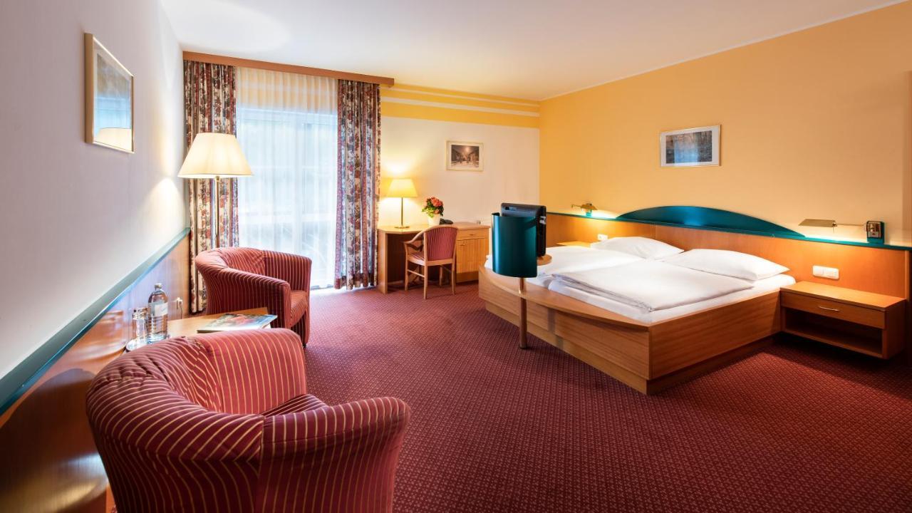 Parkhotel Zur Klause Bad Hall Ngoại thất bức ảnh