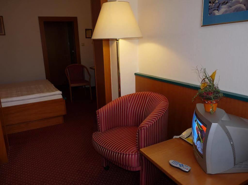 Parkhotel Zur Klause Bad Hall Ngoại thất bức ảnh