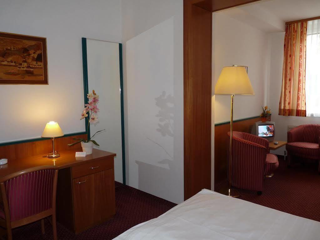 Parkhotel Zur Klause Bad Hall Ngoại thất bức ảnh